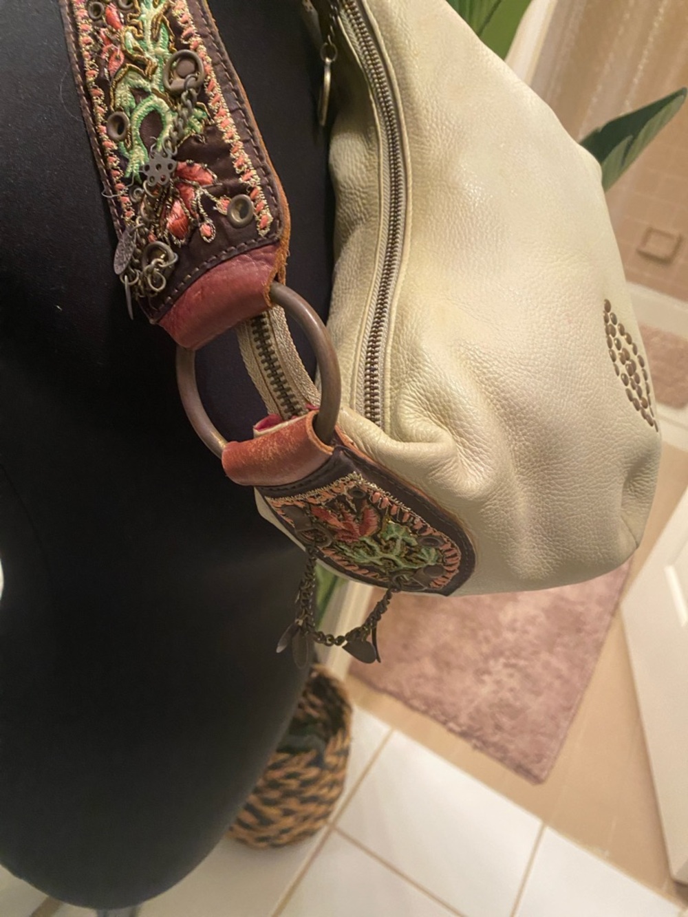 Betsey Johnson light green Leather Shoulder Bag with Brown Strap - Picture 2 of 6